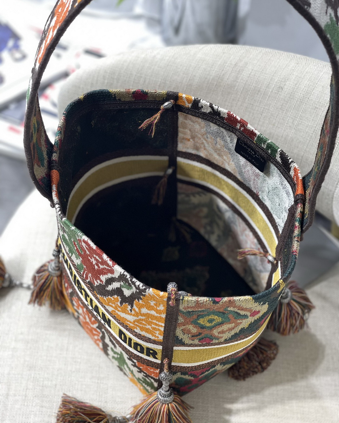 D-BUBBLE BUCKET BAG