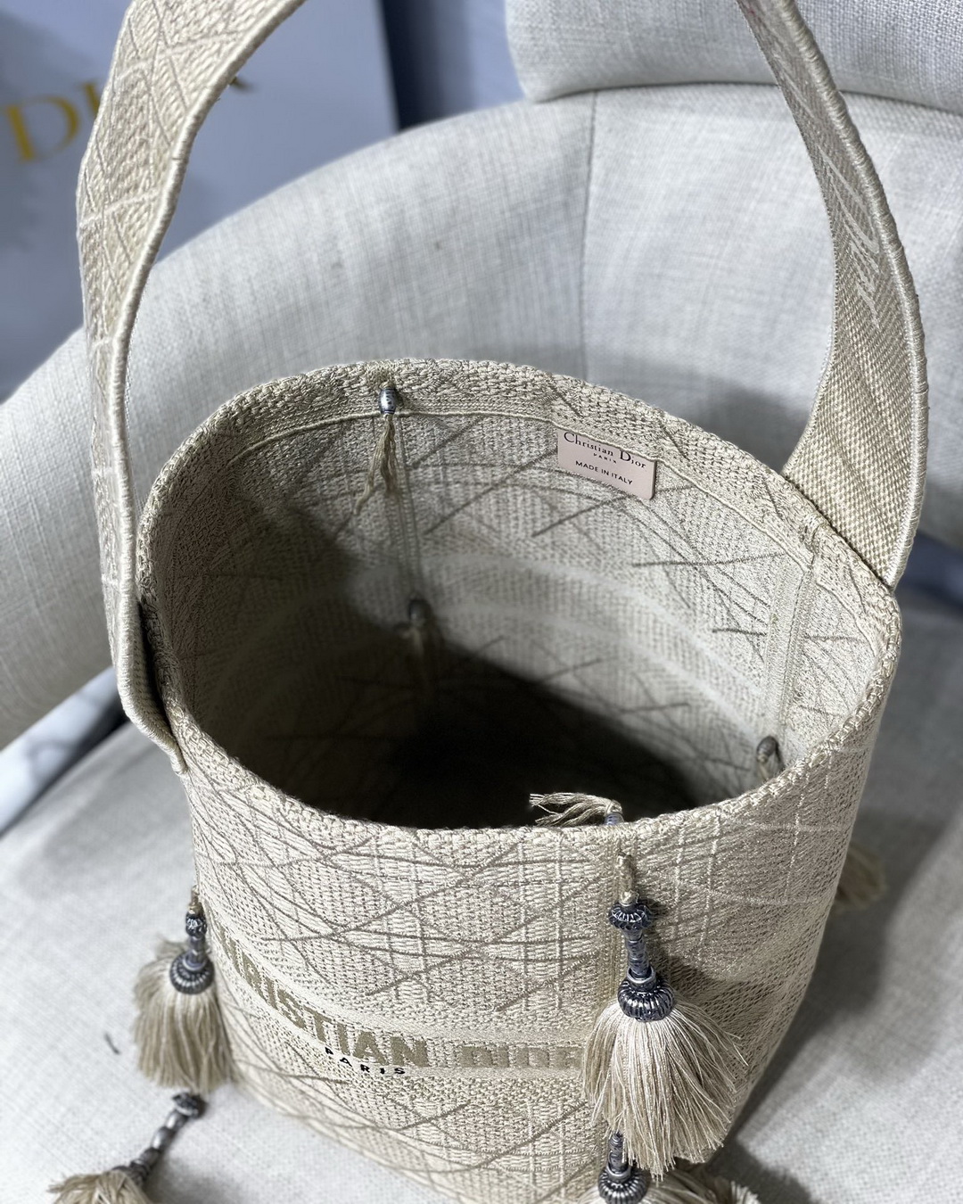 D-BUBBLE BUCKET BAG