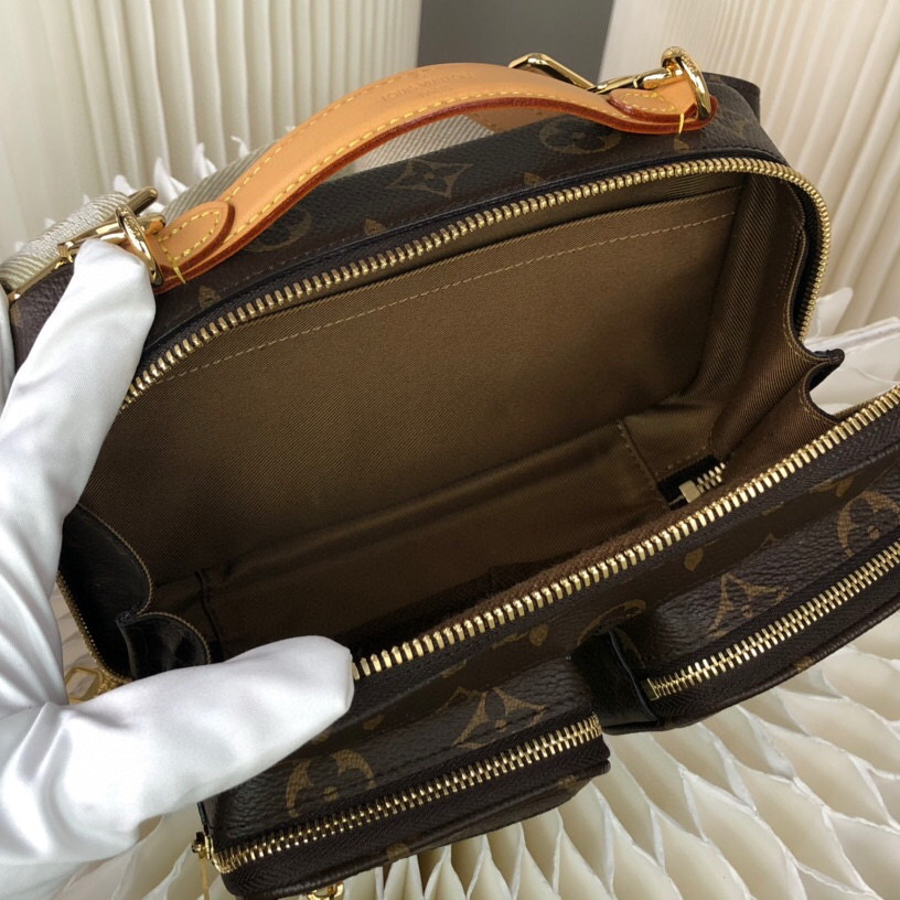 M80446  UTILITY CROSSBODY, Louis Vuitton LV