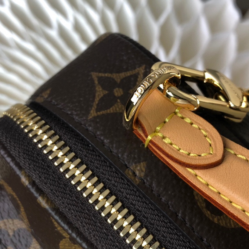 M80446  UTILITY CROSSBODY, Louis Vuitton LV