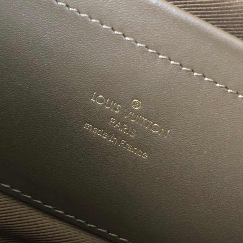 M80446  UTILITY CROSSBODY, Louis Vuitton LV