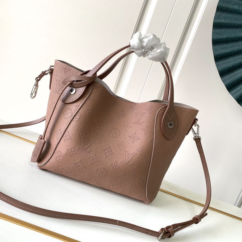 HINA PM, LOUIS VUITTON LV