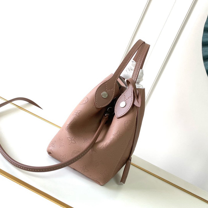 HINA PM, LOUIS VUITTON LV