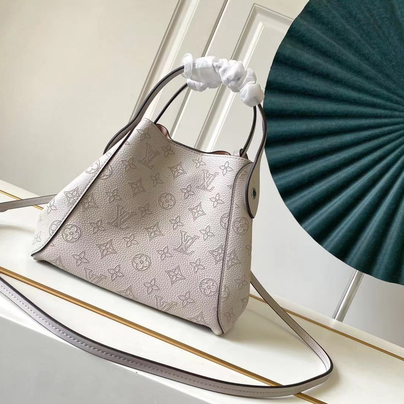 HINA PM, LOUIS VUITTON LV