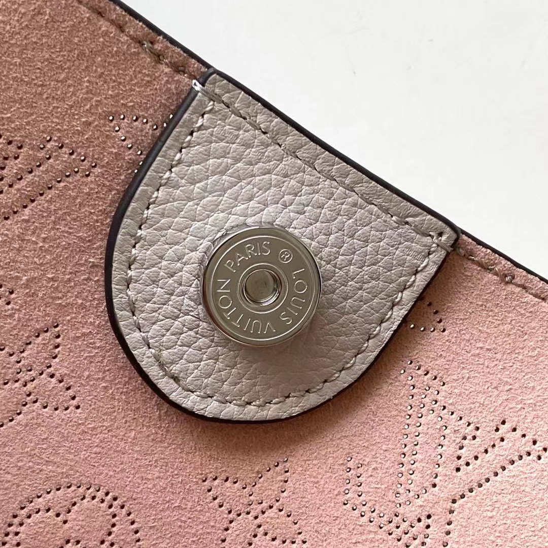 HINA PM, LOUIS VUITTON LV