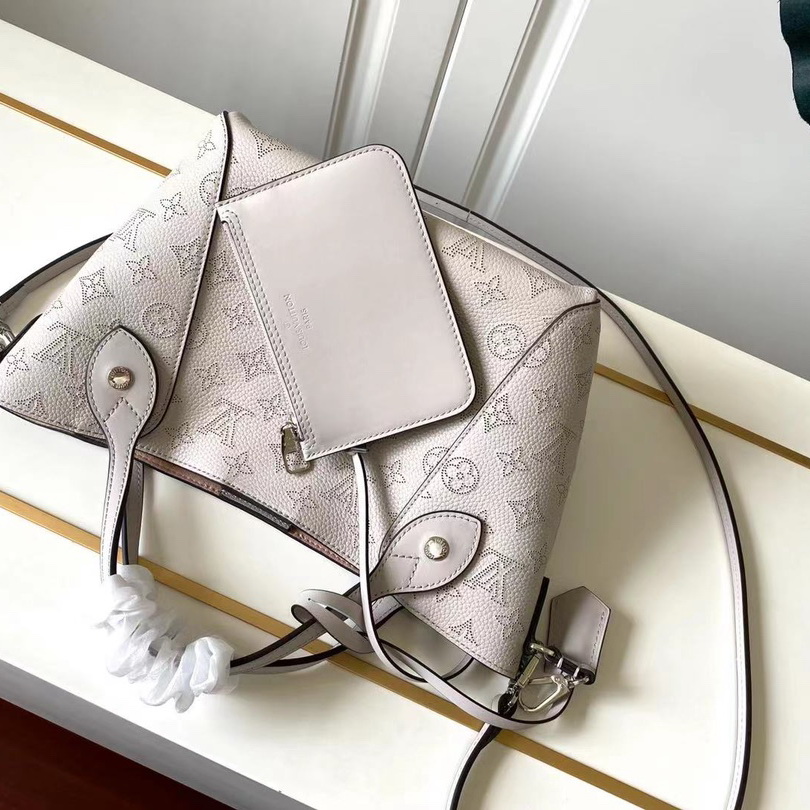 HINA PM, LOUIS VUITTON LV