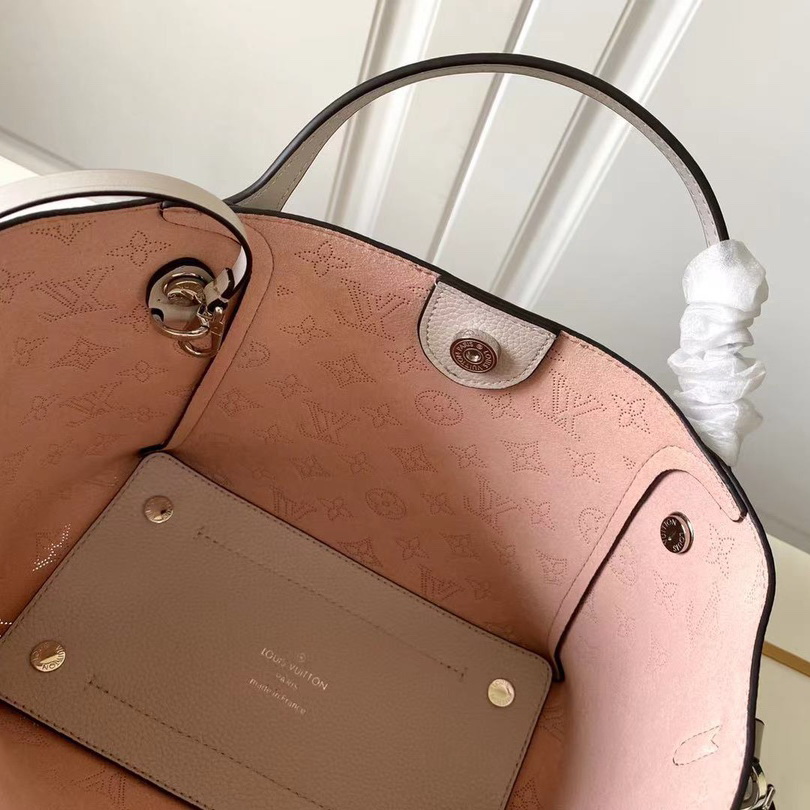 HINA PM, LOUIS VUITTON LV