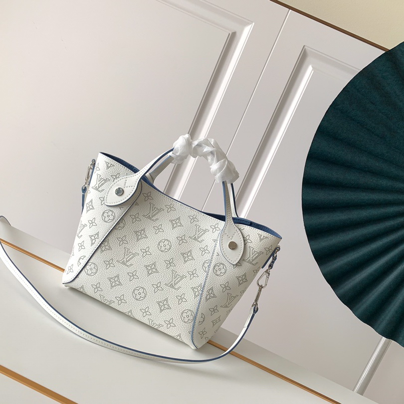HINA PM, LOUIS VUITTON LV