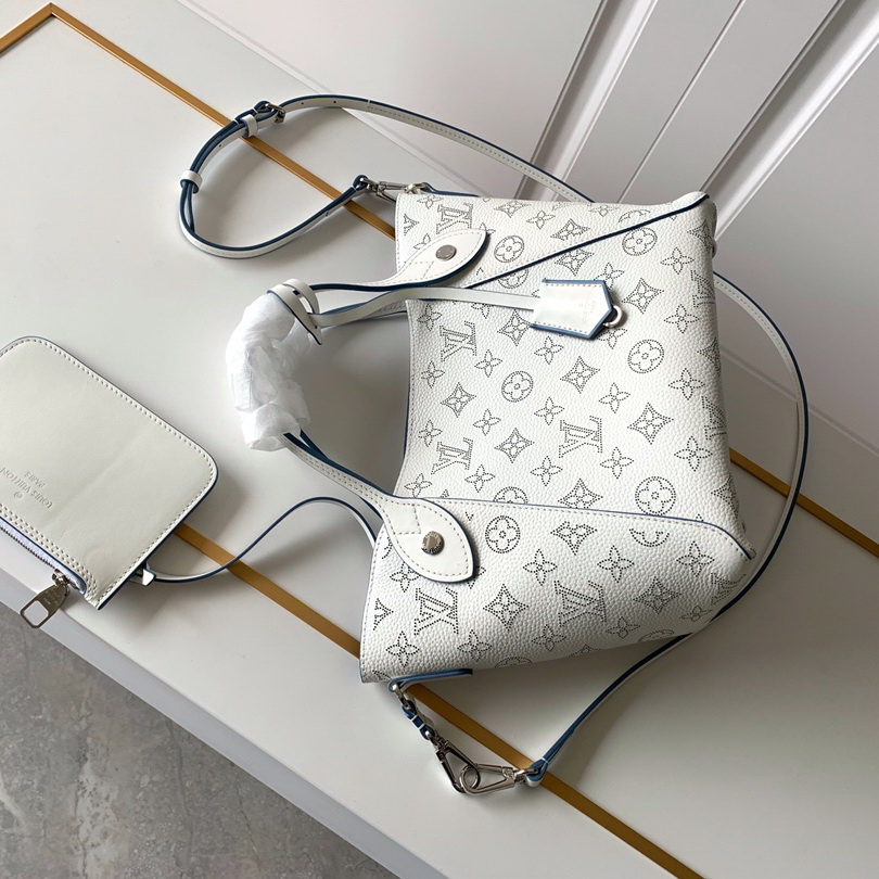 HINA PM, LOUIS VUITTON LV