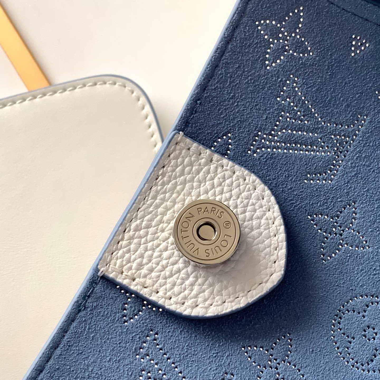 HINA PM, LOUIS VUITTON LV