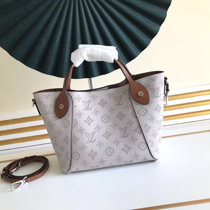 HINA PM, LOUIS VUITTON LV