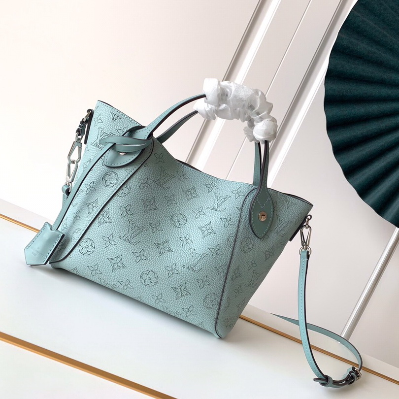 HINA PM, LOUIS VUITTON LV