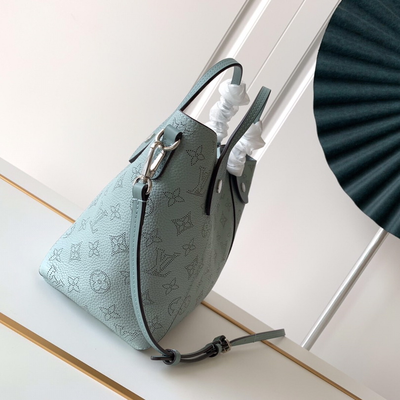 HINA PM, LOUIS VUITTON LV
