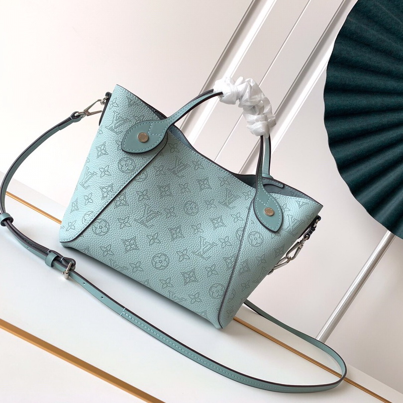 HINA PM, LOUIS VUITTON LV
