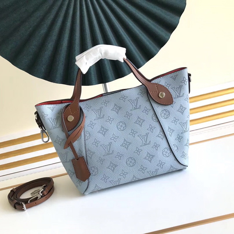 HINA PM, LOUIS VUITTON LV