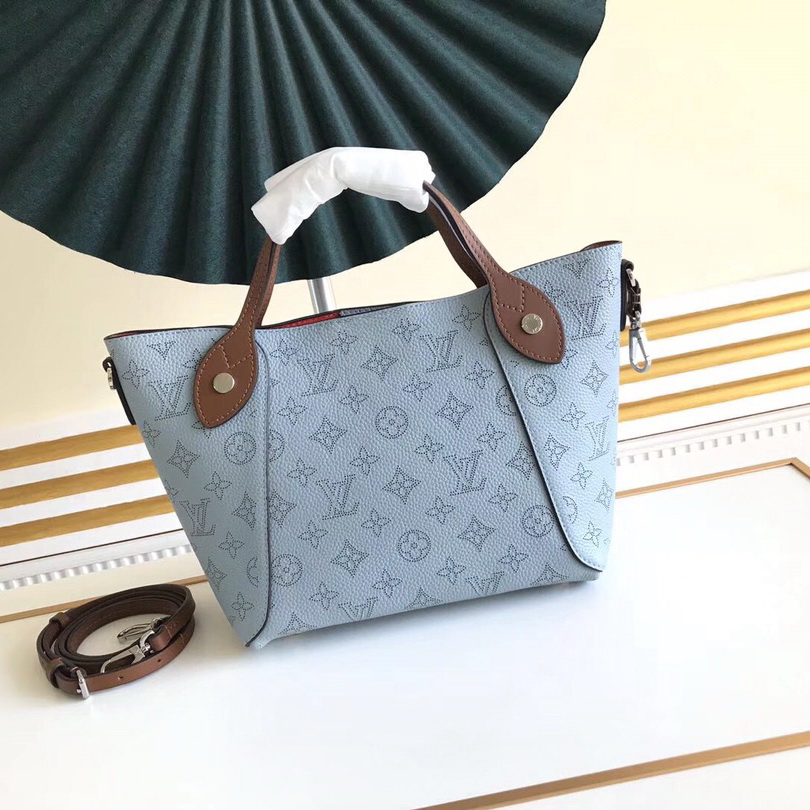 HINA PM, LOUIS VUITTON LV