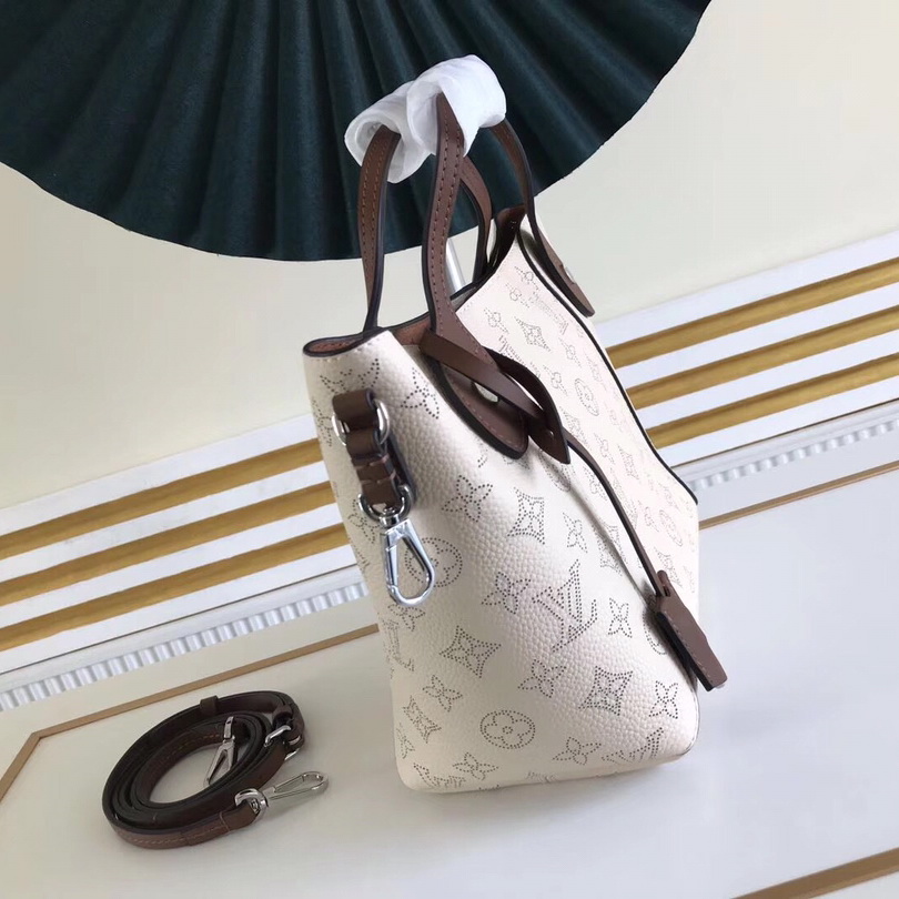 HINA PM, LOUIS VUITTON LV