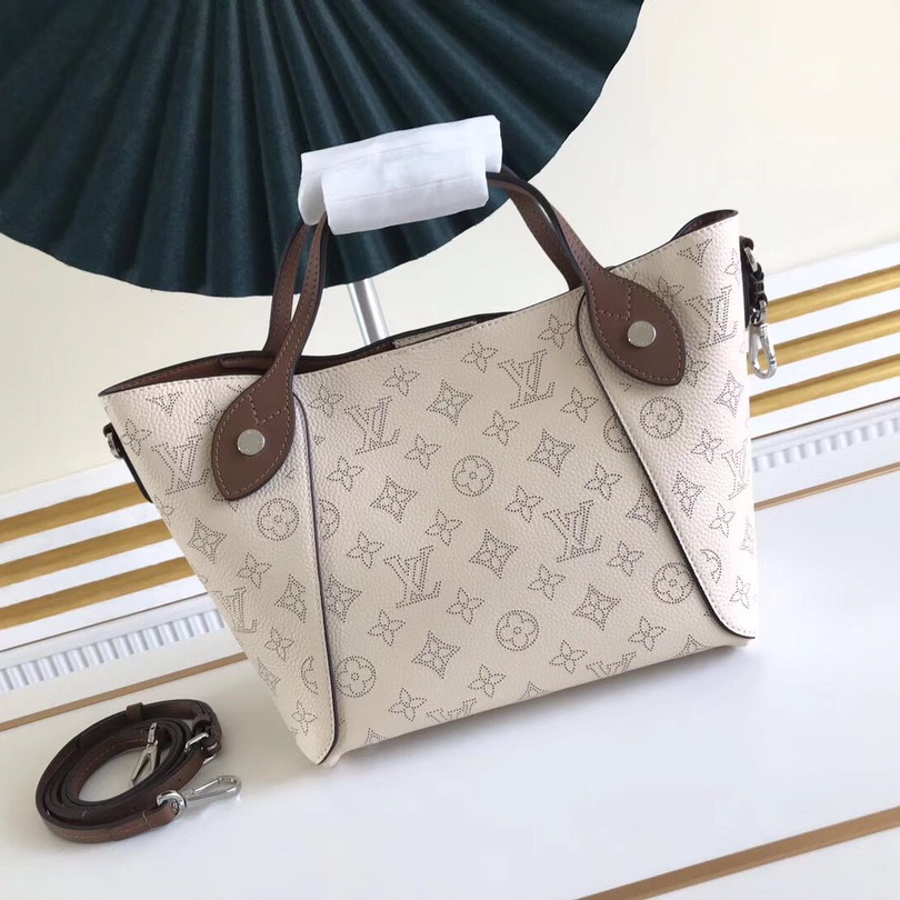 HINA PM, LOUIS VUITTON LV