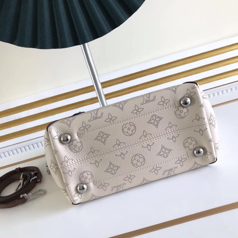 HINA PM, LOUIS VUITTON LV