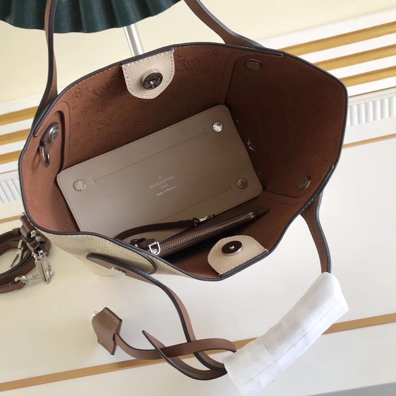 HINA PM, LOUIS VUITTON LV