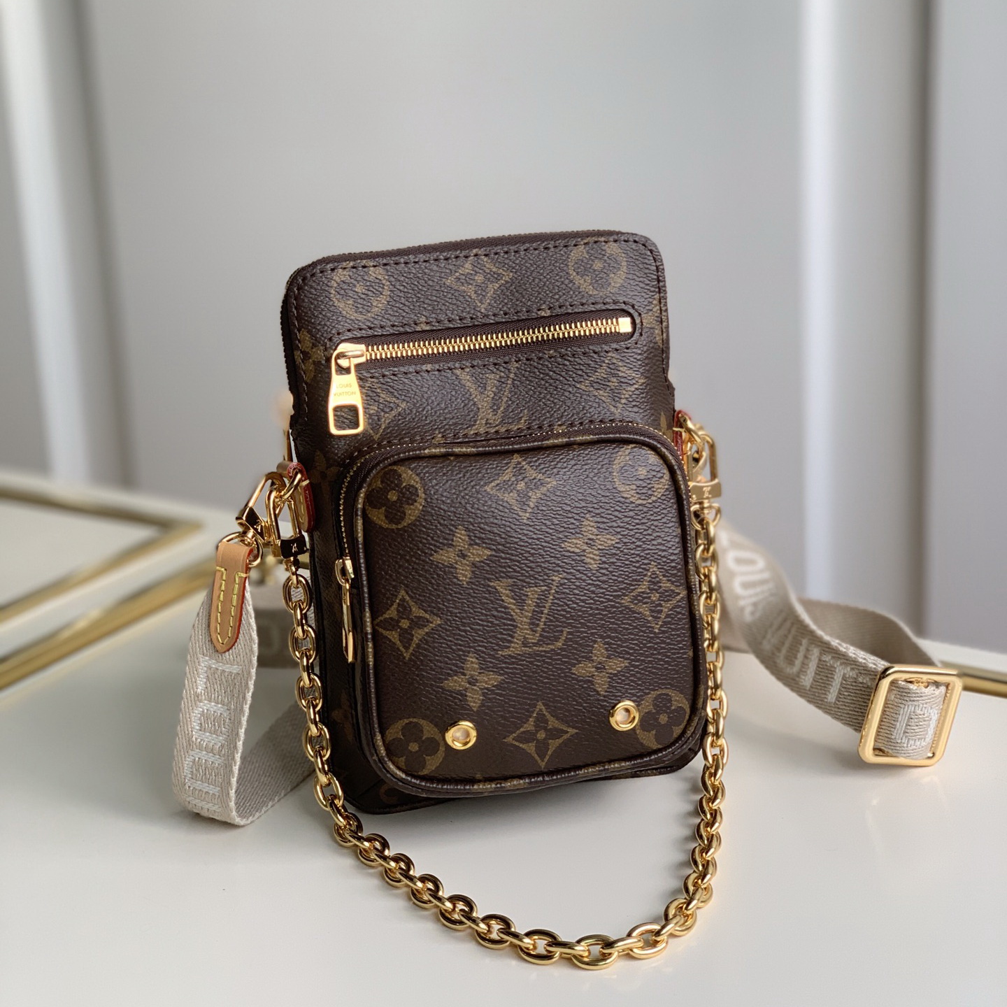 M80746  UTILITY PHONE SLEEVE