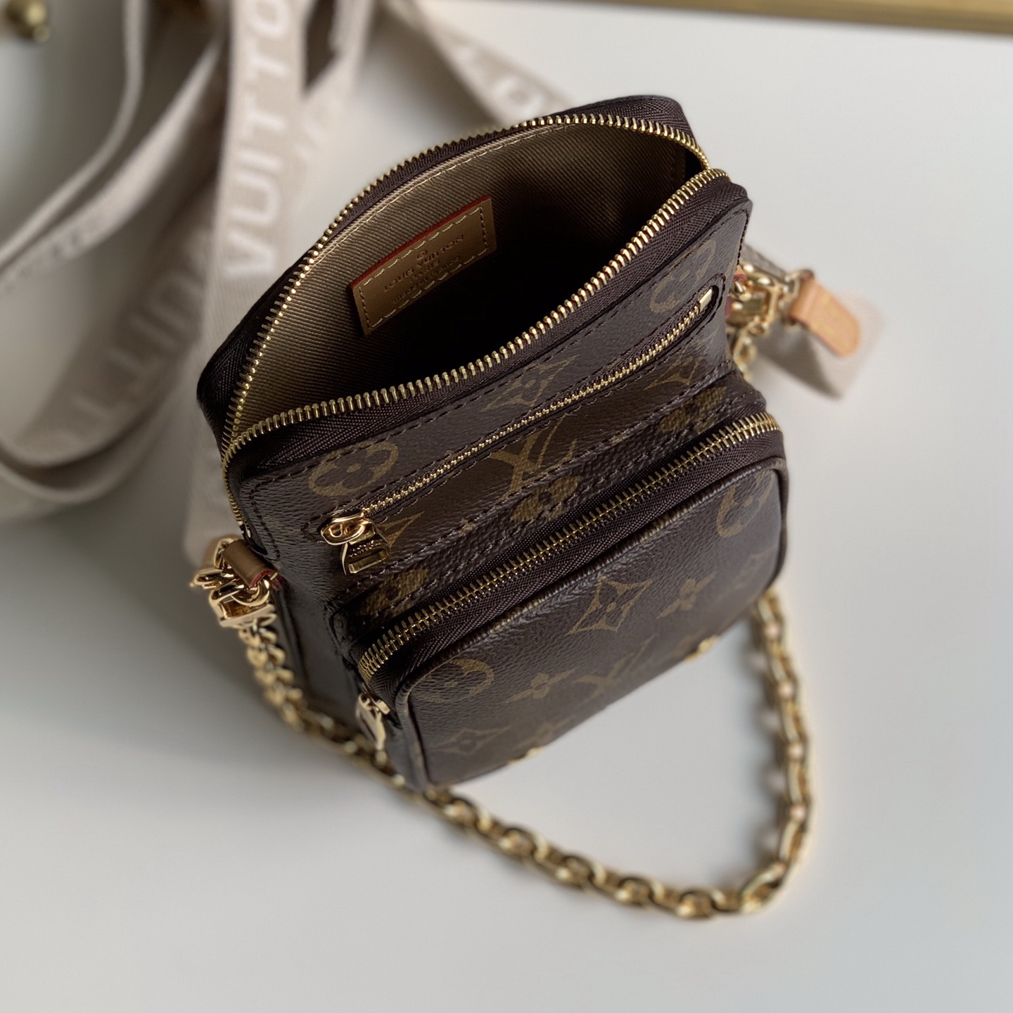 M80746  UTILITY PHONE SLEEVE