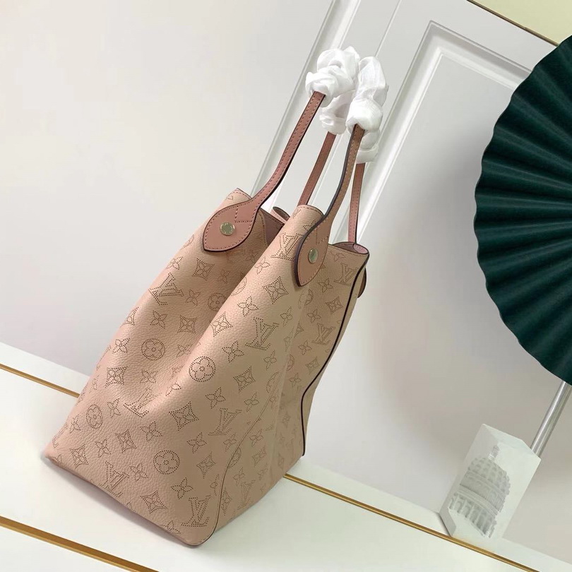 HINA MM, LOUIS VUITTON LV