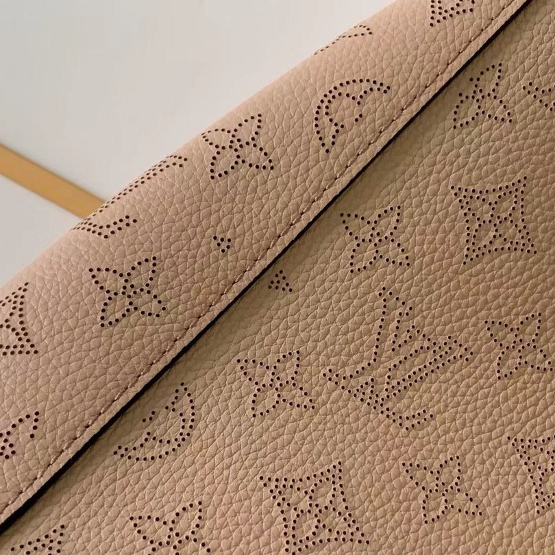 HINA MM, LOUIS VUITTON LV