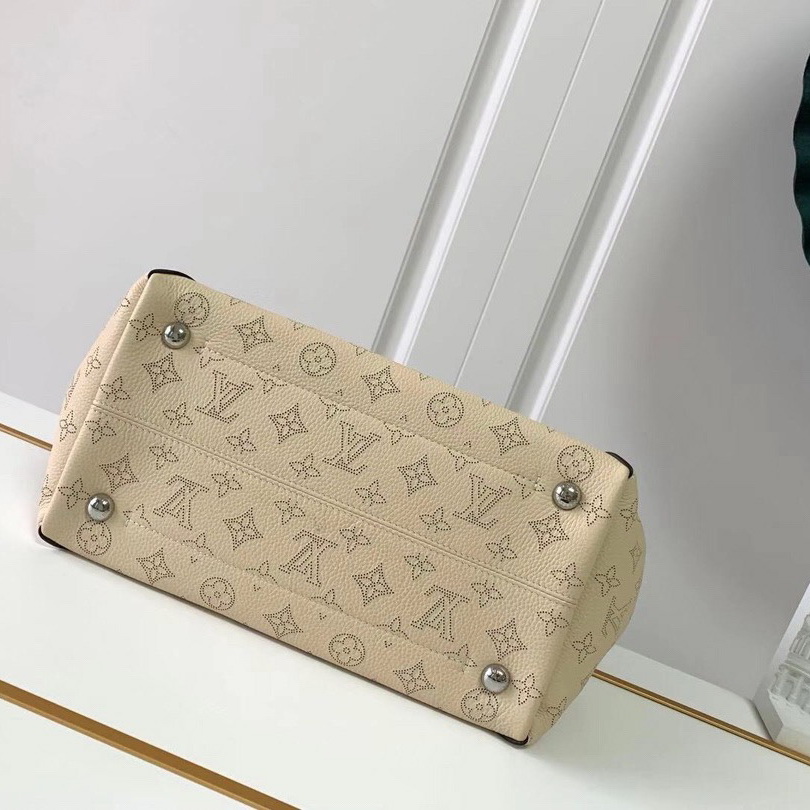 HINA MM, LOUIS VUITTON LV