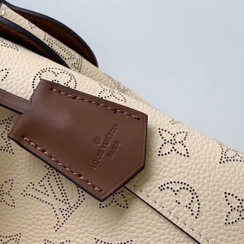 HINA MM, LOUIS VUITTON LV