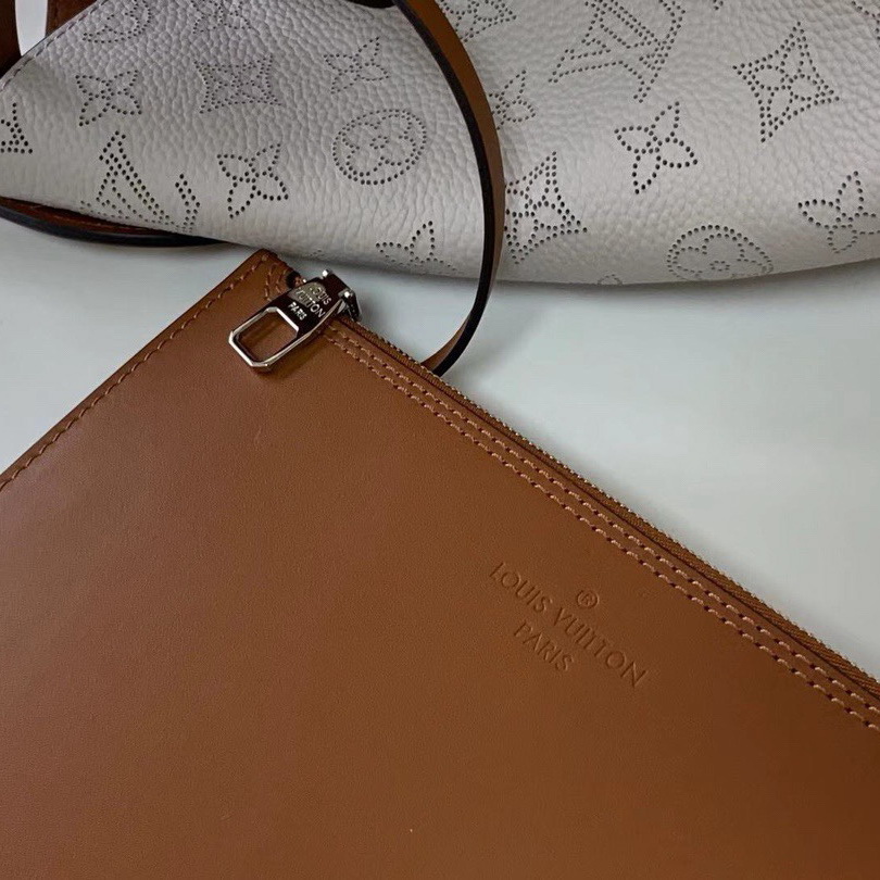 HINA MM, LOUIS VUITTON LV
