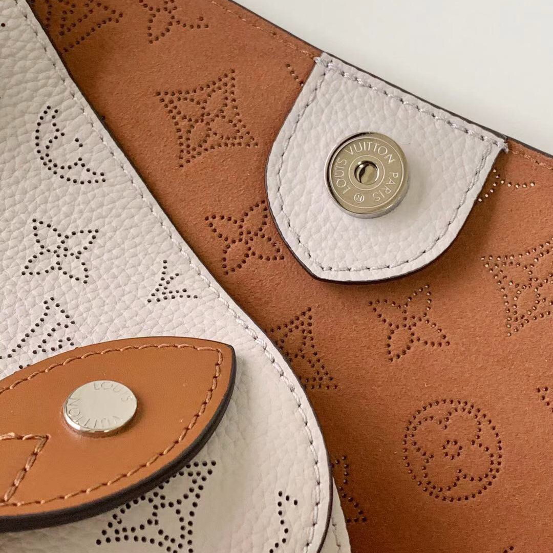 HINA MM, LOUIS VUITTON LV