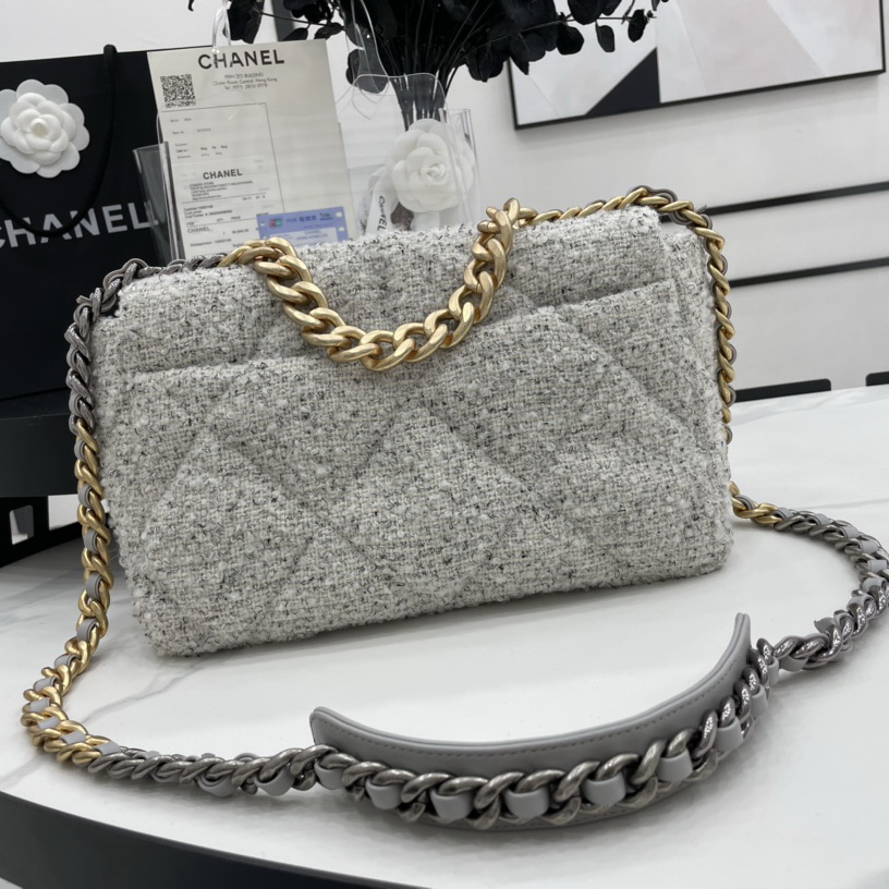 AS1161 CHANEL 19 HANDBAG
