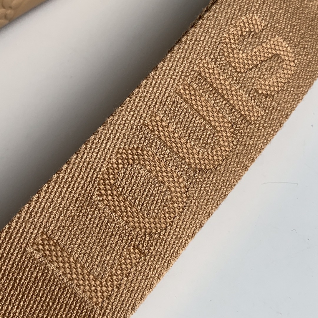 COUSSIN PM, Louis Vuitton LV