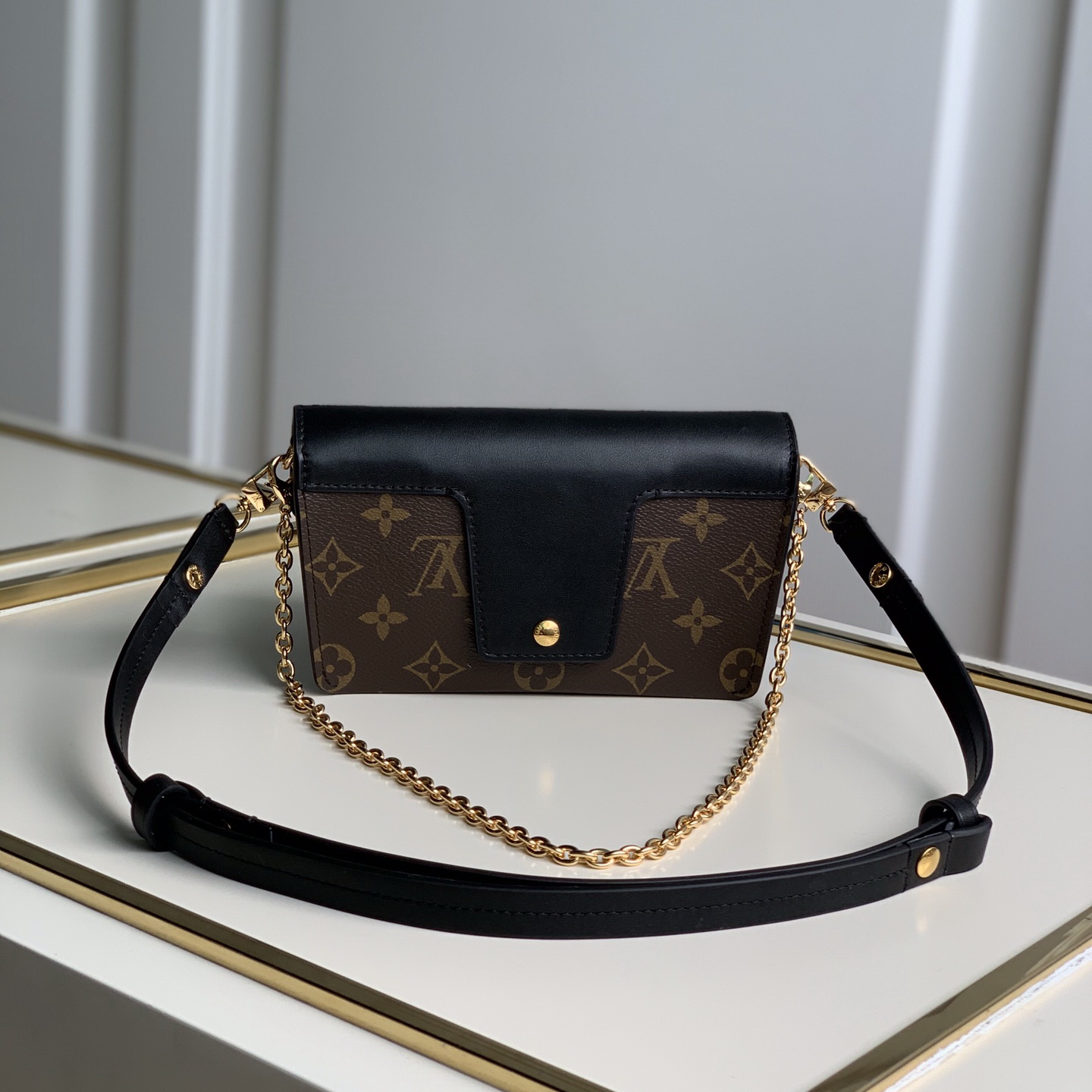 M80559  Padlock on Strap, Louis Vuitton LV