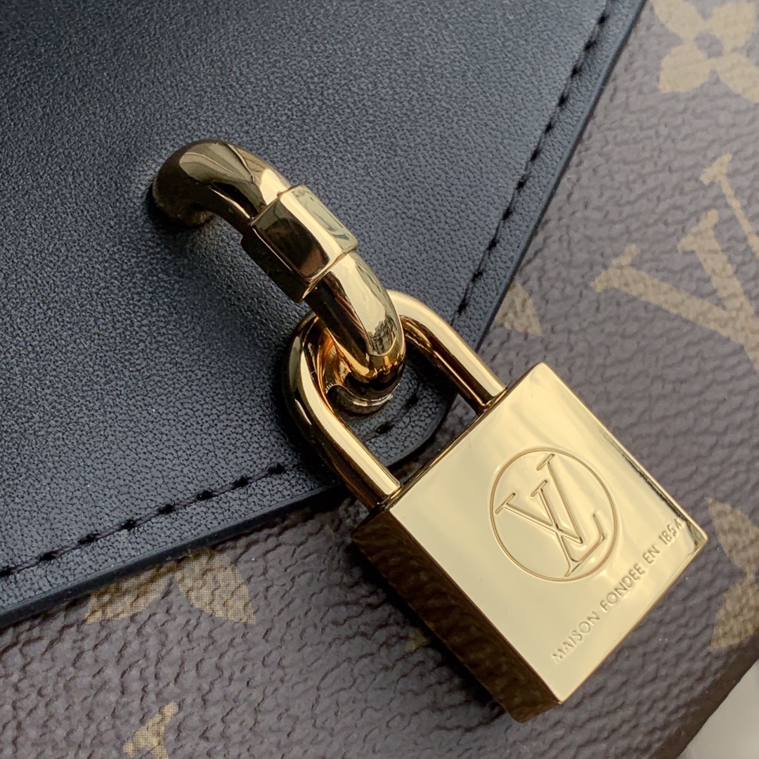 M80559  Padlock on Strap, Louis Vuitton LV