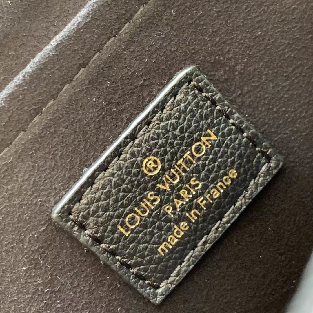 M58557  LOCKME TENDER, Louis Vuitton LV