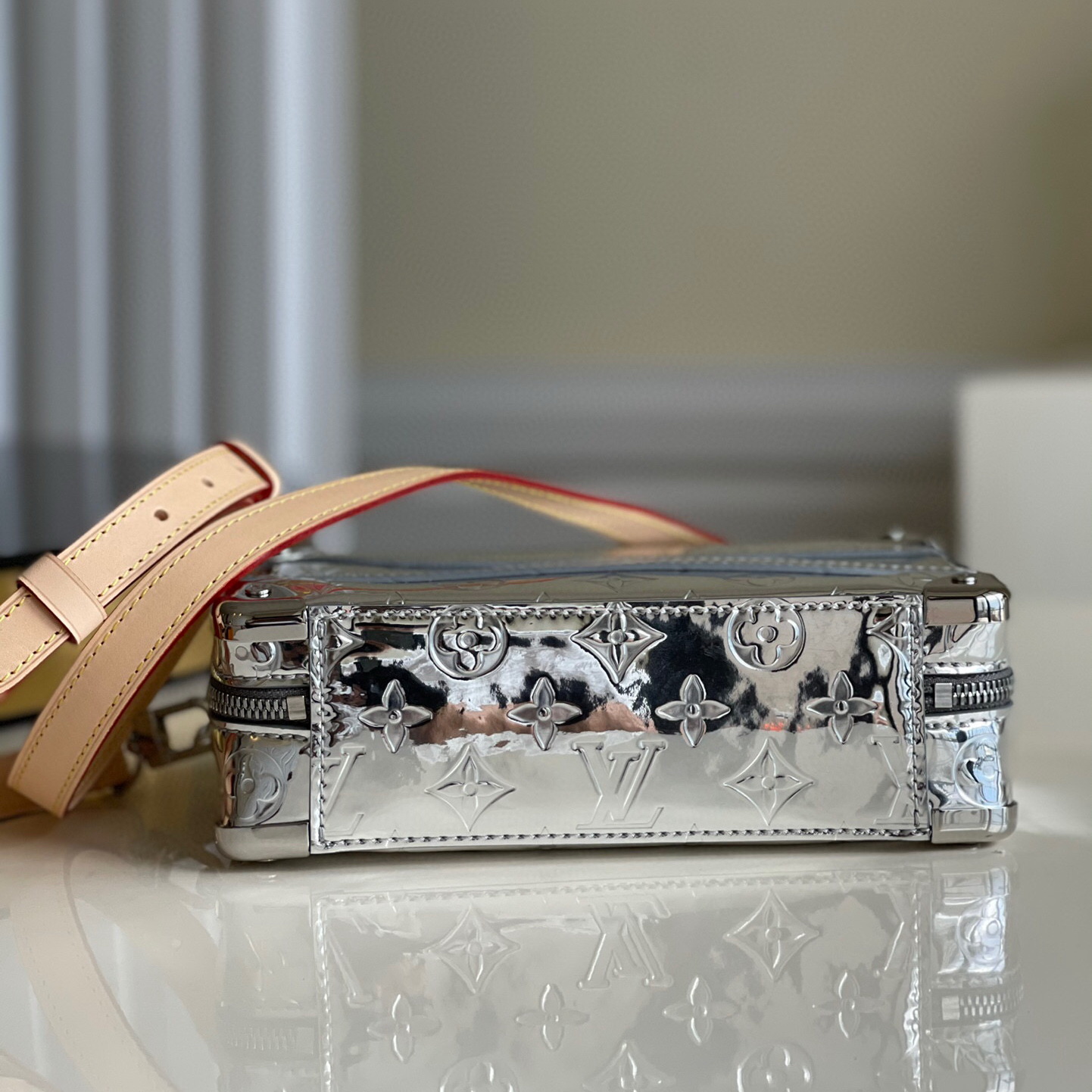 M45885  HANDLE TRUNK, Louis Vuitton LV