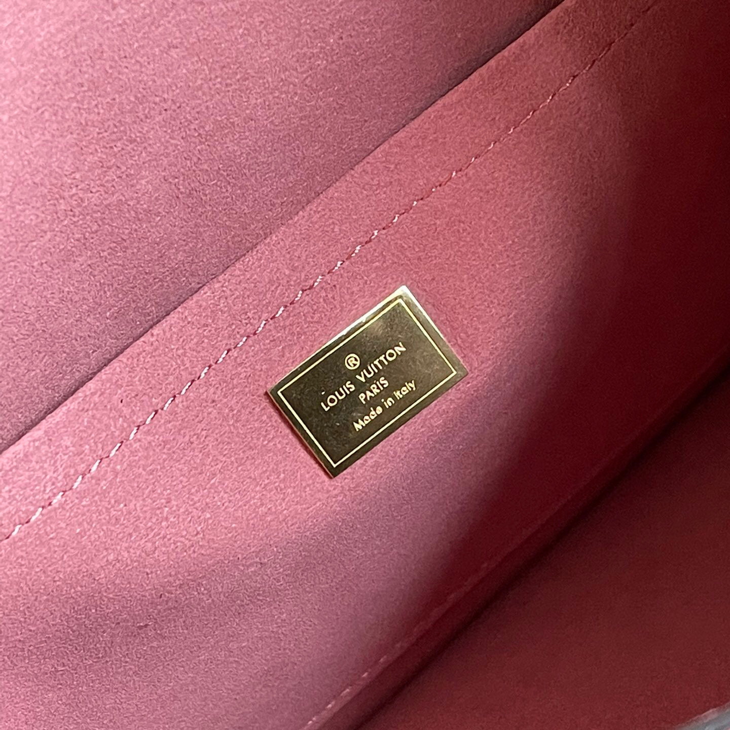 M90568  SPRING STREET, Louis Vuitton LV