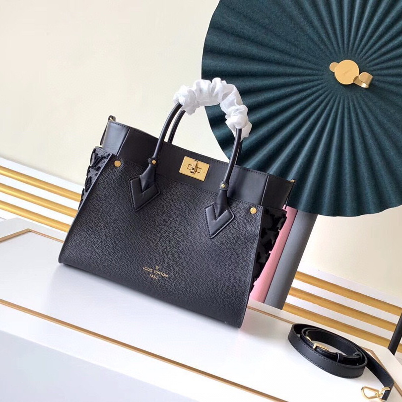 M53826  ON MY SIDE MM, Louis Vuitton LV