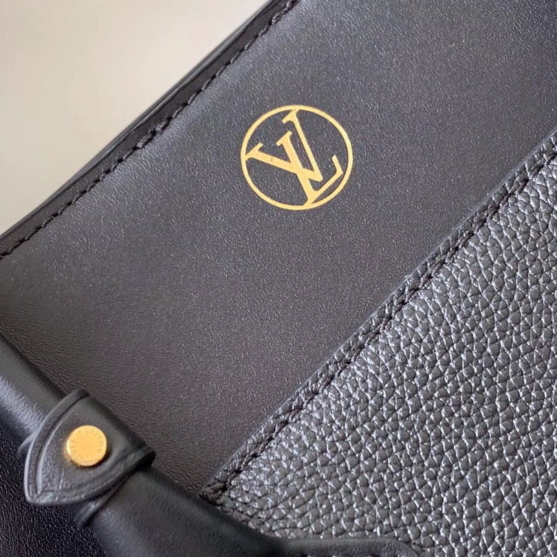 M53826  ON MY SIDE MM, Louis Vuitton LV