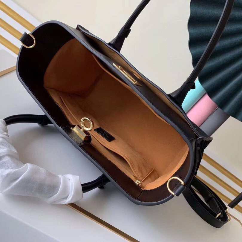 M53826  ON MY SIDE MM, Louis Vuitton LV