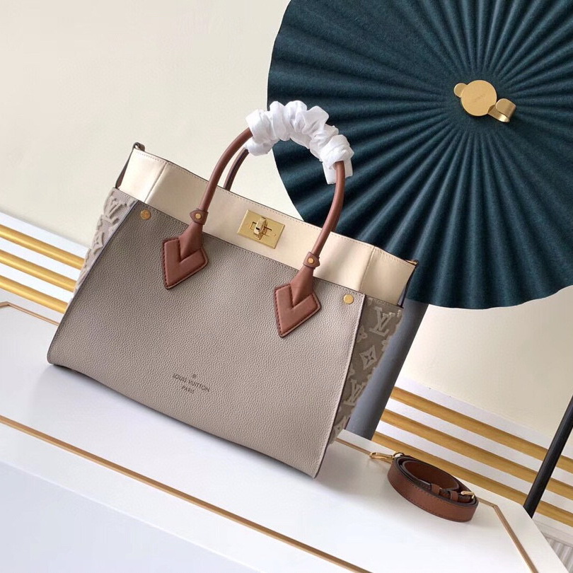 M53825  ON MY SIDE MM, Louis Vuitton LV