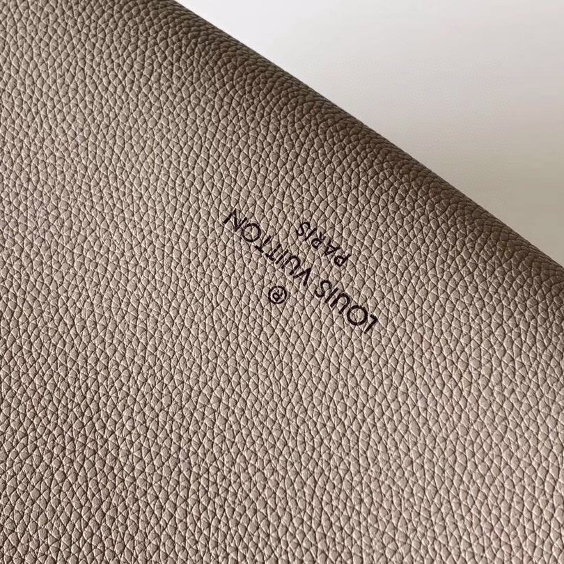 M53825  ON MY SIDE MM, Louis Vuitton LV