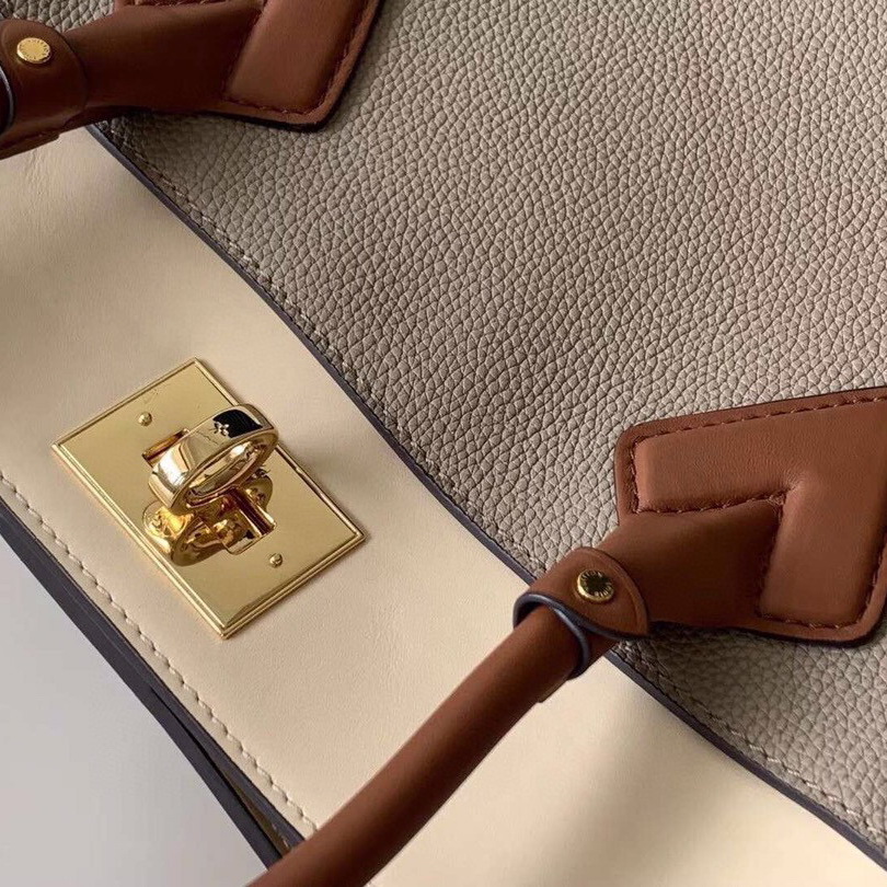 M53825  ON MY SIDE MM, Louis Vuitton LV