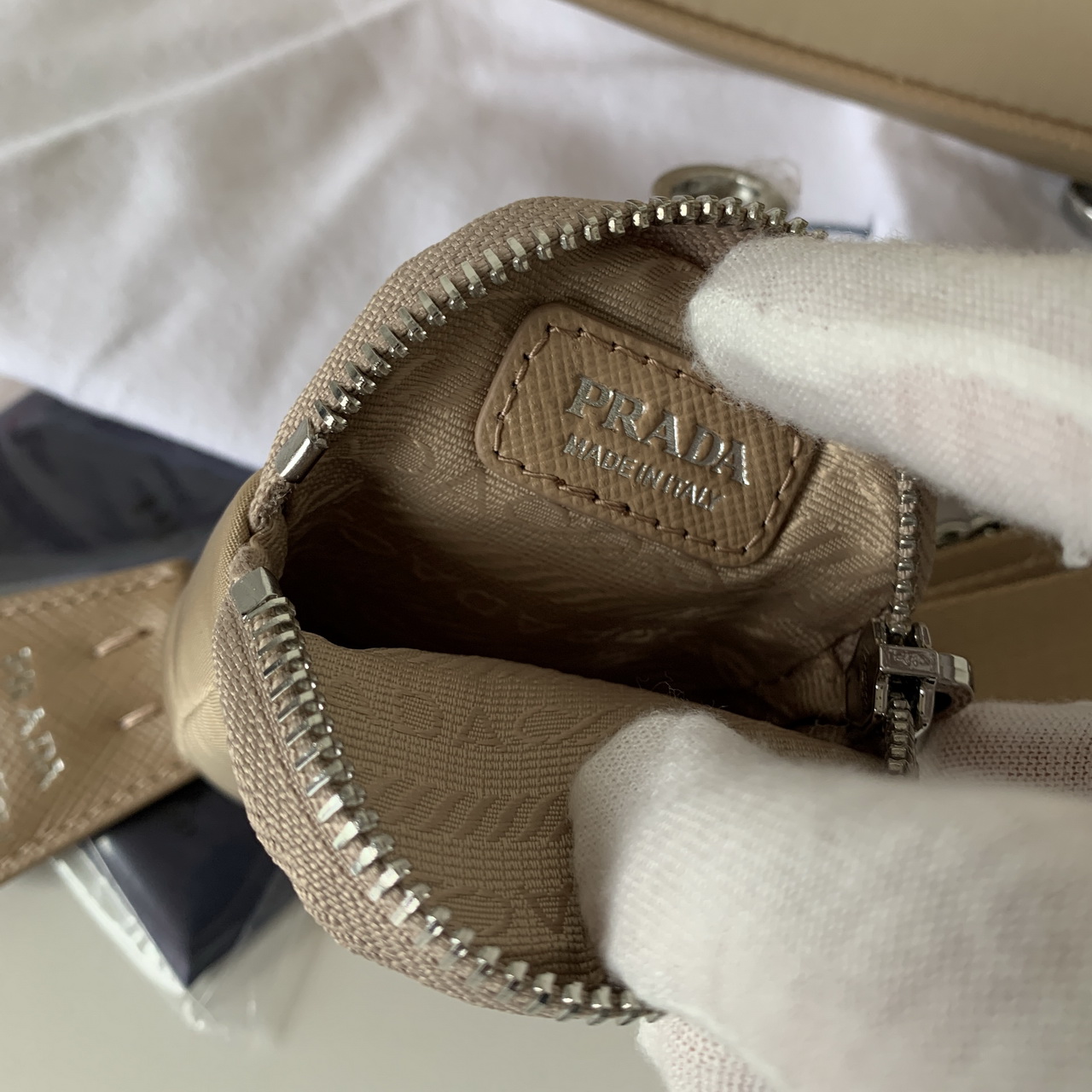 Prada Re-Edition 2005 nylon shoulder bag