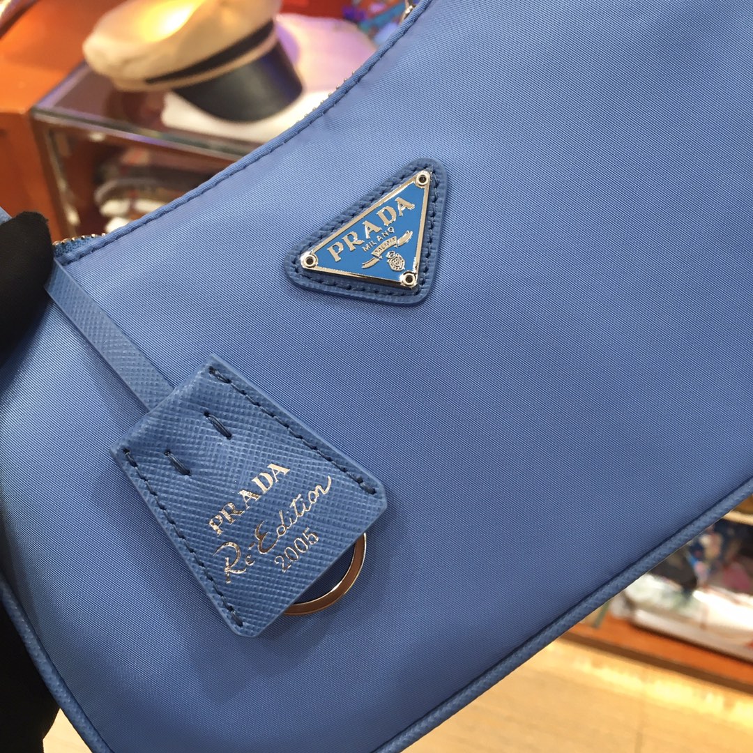 Prada Re-Edition 2005 nylon shoulder bag