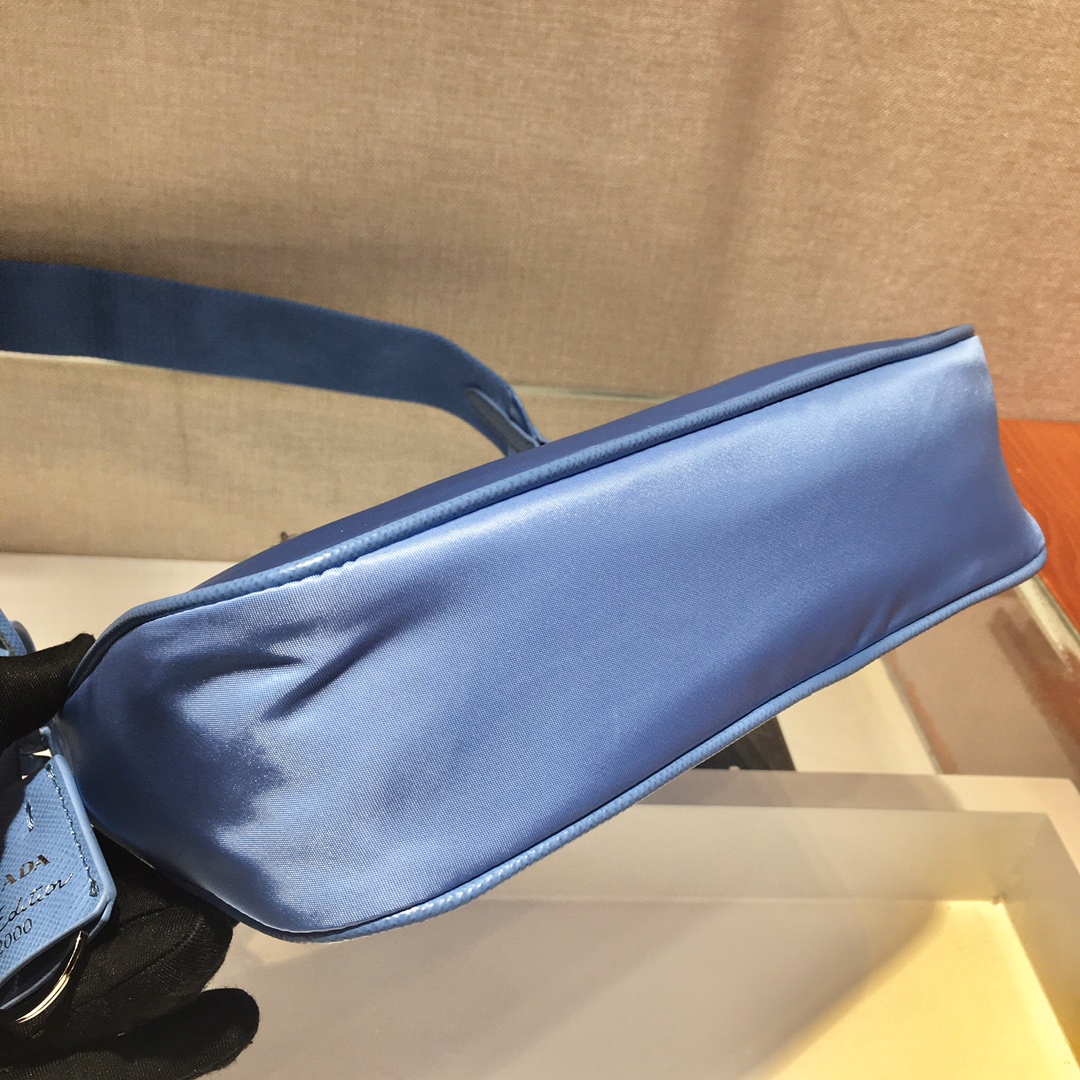 Prada Re-Edition 2005 nylon shoulder bag