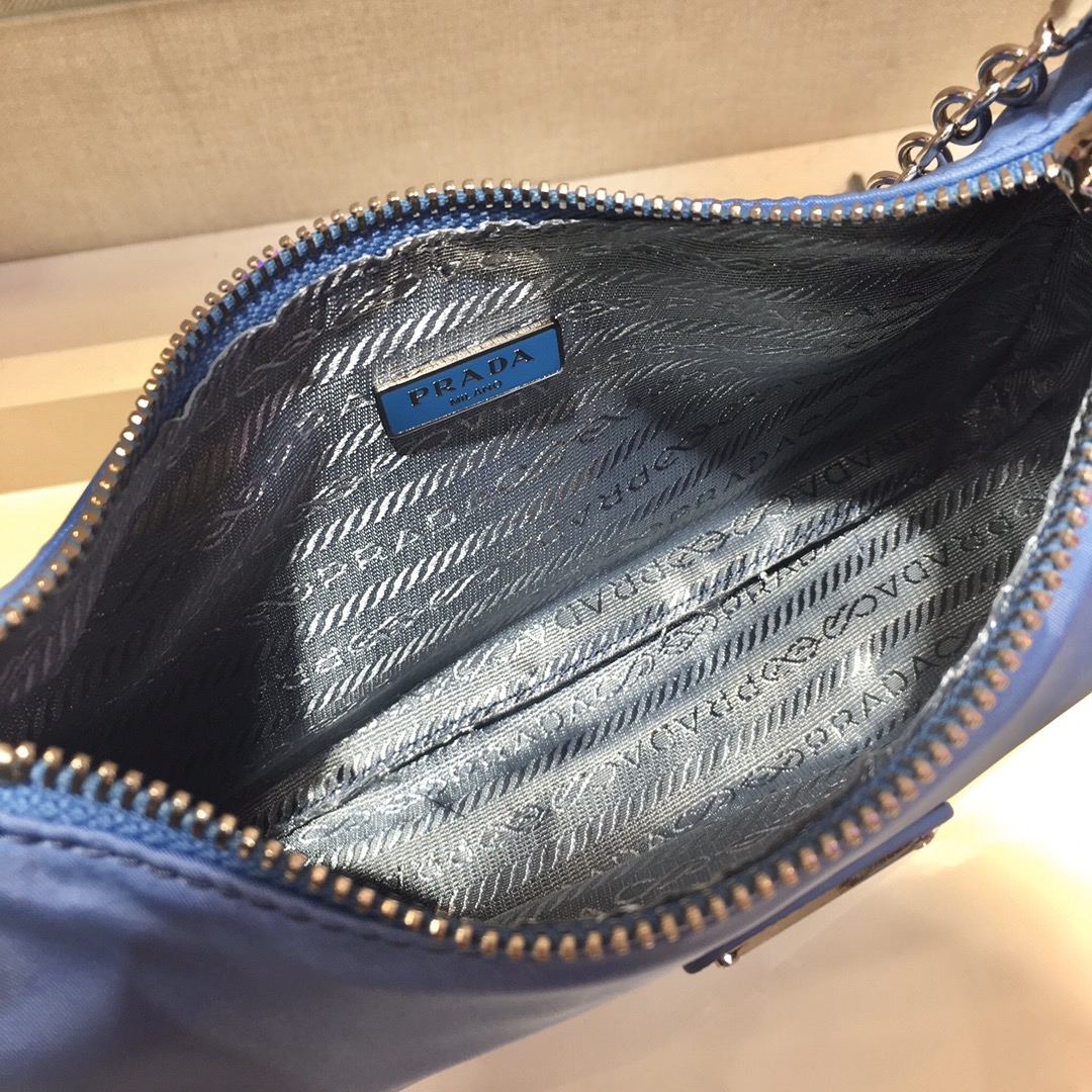 Prada Re-Edition 2005 nylon shoulder bag