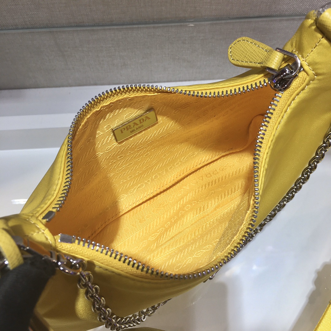 Prada Re-Edition 2005 nylon shoulder bag